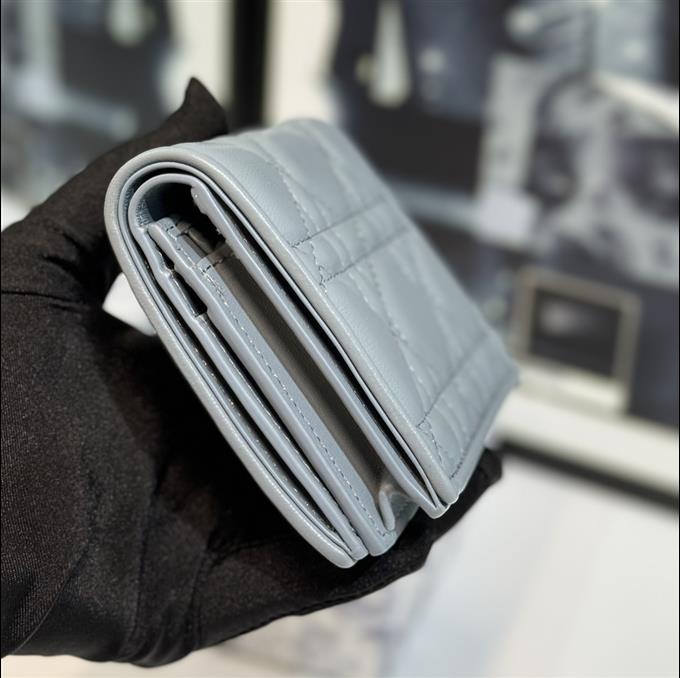 2025228Y 220P182143302